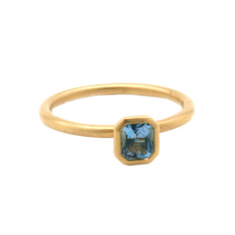 18K Yellow Gold Aquamarine Stackable Ring