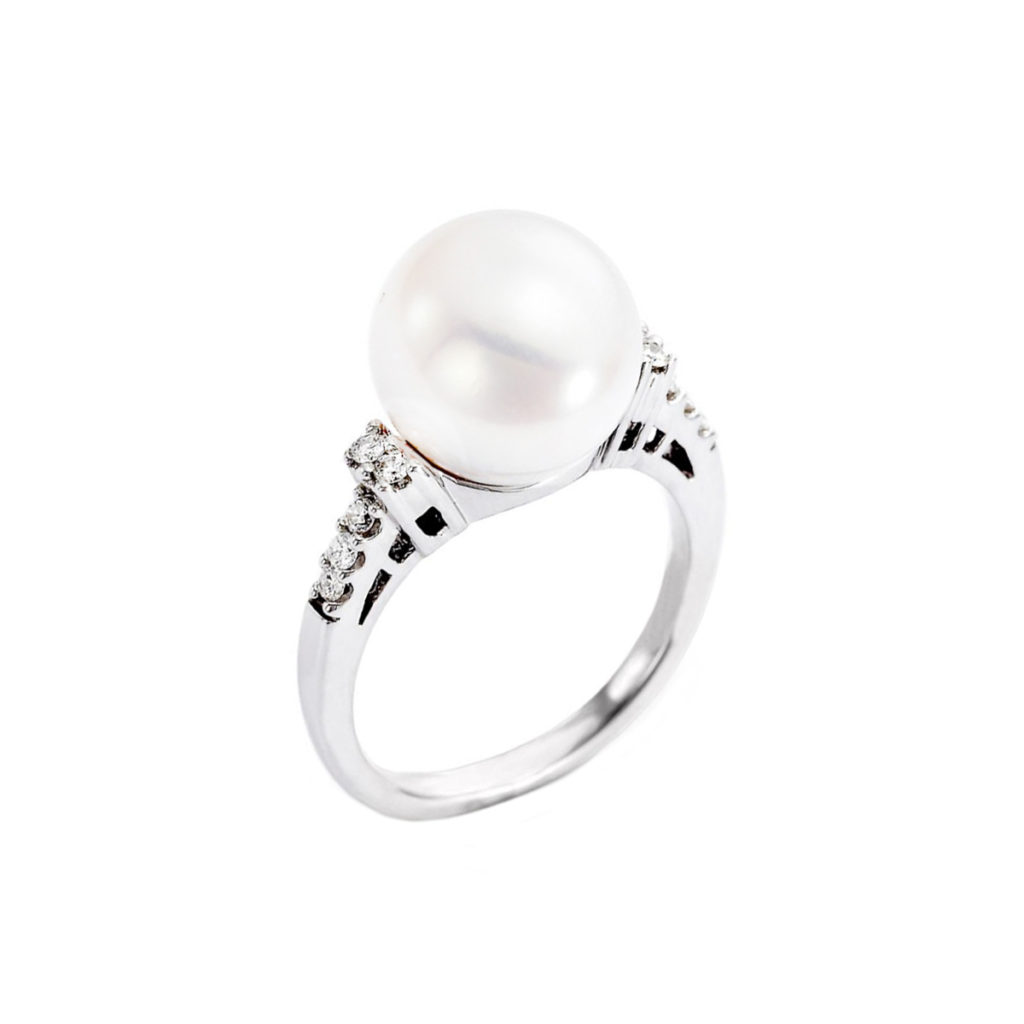18K White Gold Freshwater Pearl and Diamond Ring