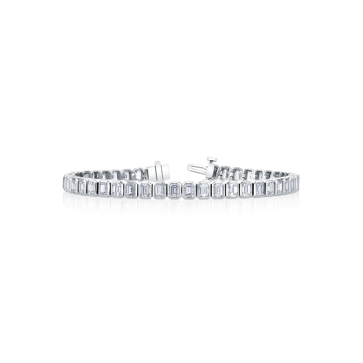 18K White Gold Emerald-Cut Diamond Bracelet